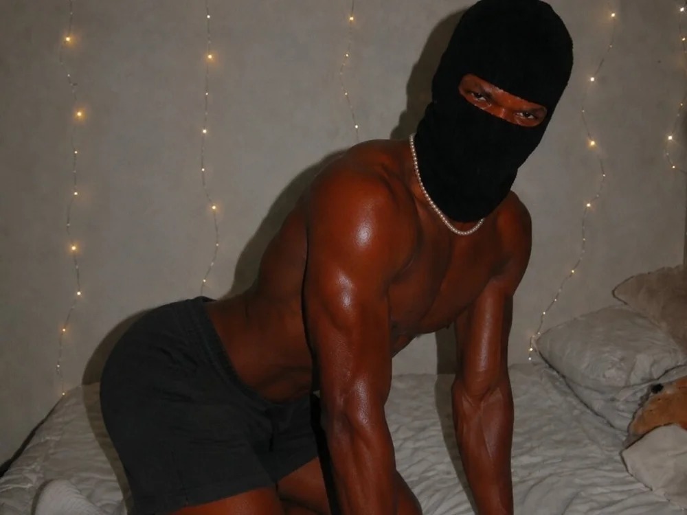 031BigBootyMale Chatroom