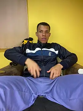 1MoiseXxx1_777 Chatroom