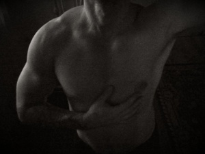 333Alone_in_theDark777