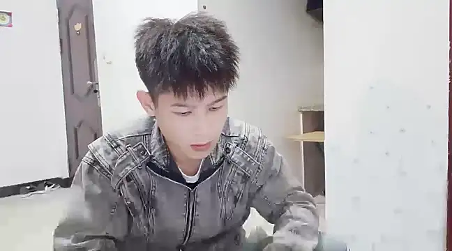 AAWUWU2563 Chatroom