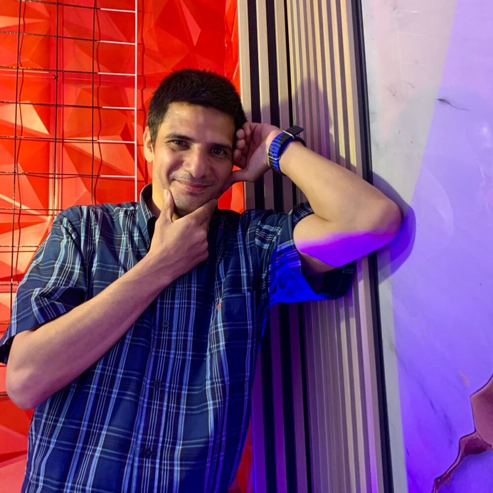 Adam_Arango Chatroom