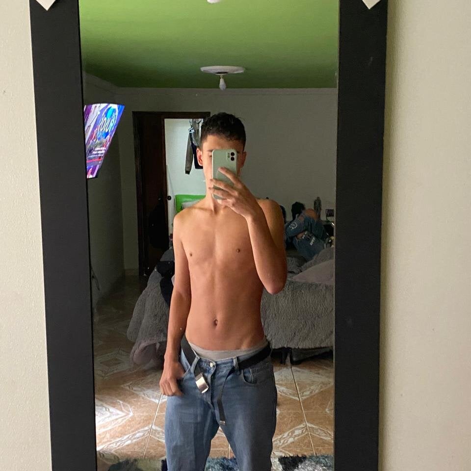AdrianRinaldi Chatroom