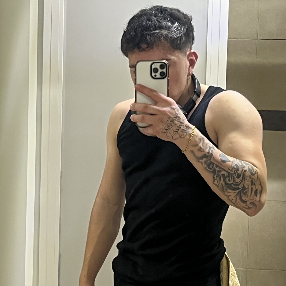 Alejandro26271 Chatroom