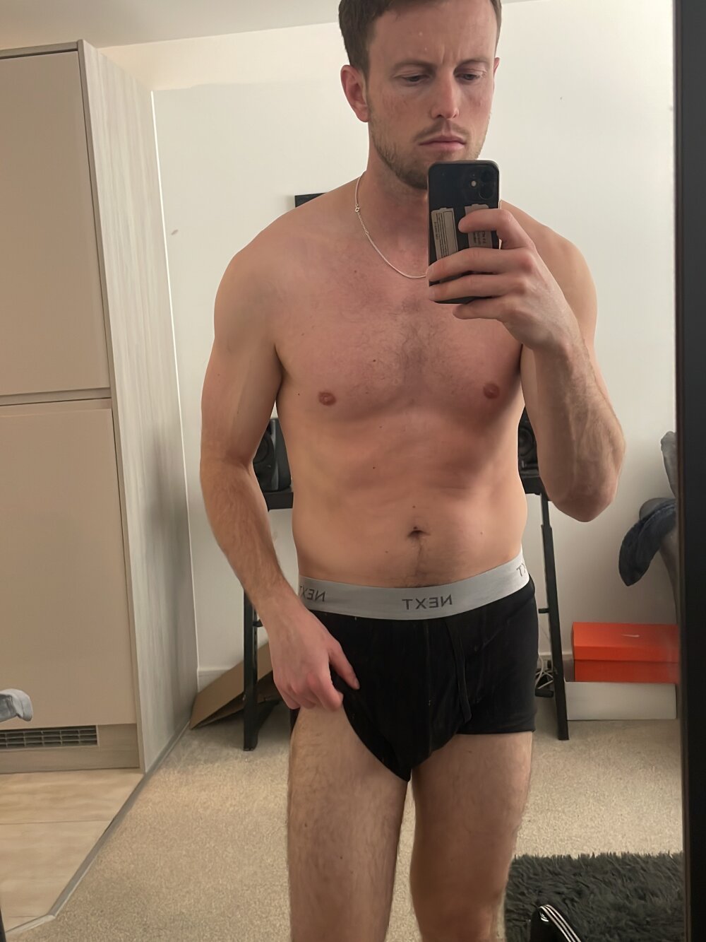 AndyArno2533 Chatroom