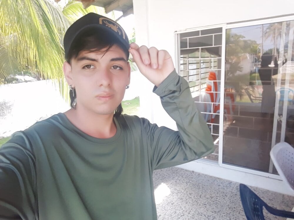 Angel_david_19 Chatroom