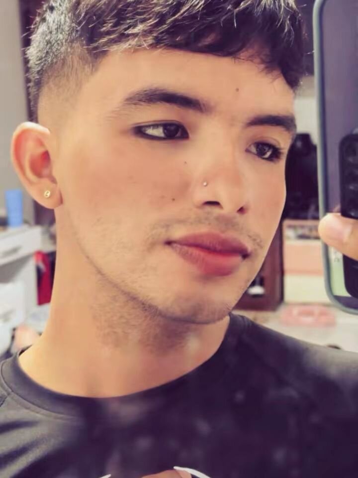 Ash_Russell Chatroom