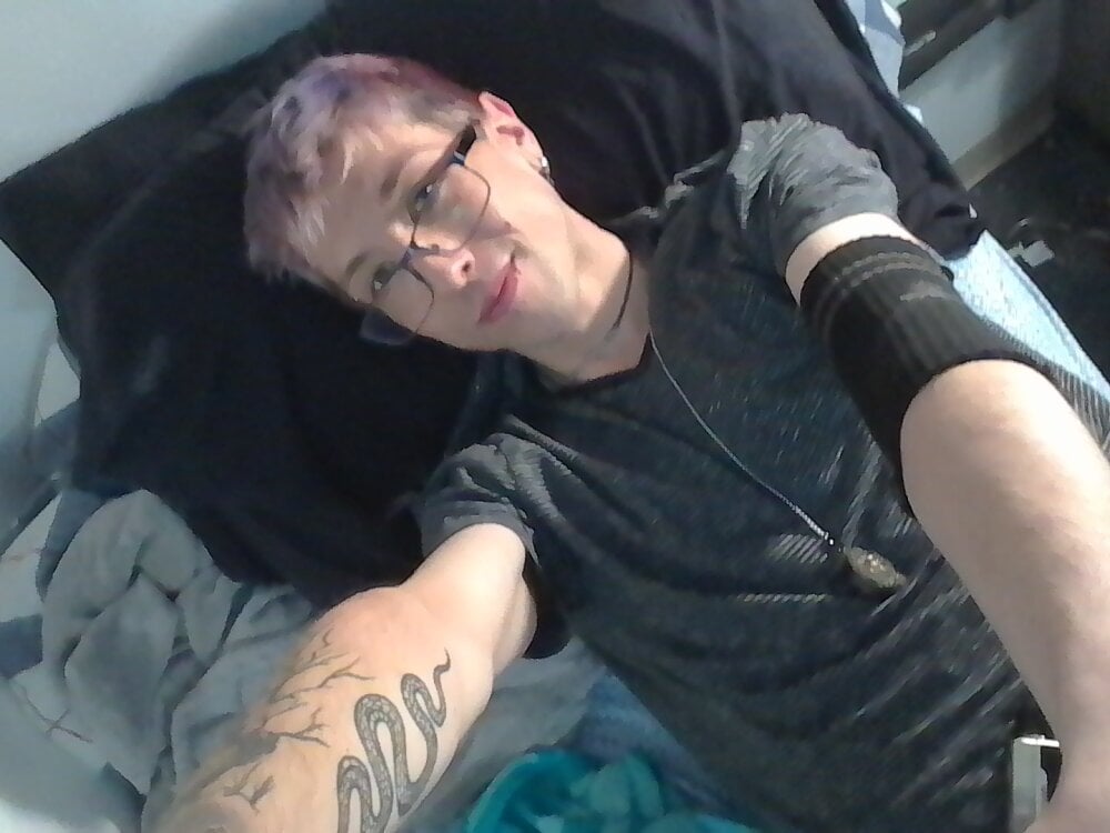 AskAveryAnything Chatroom