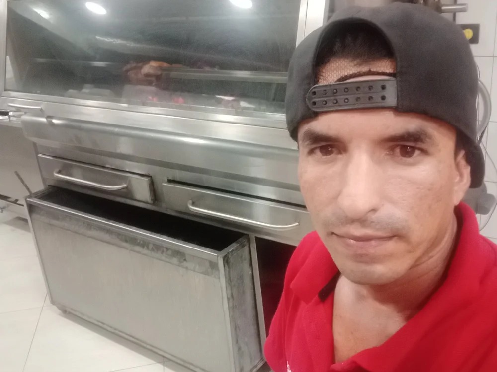 Axel_69_consentido Chatroom