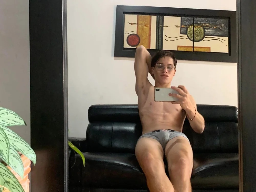 Axel_Royce Chatroom