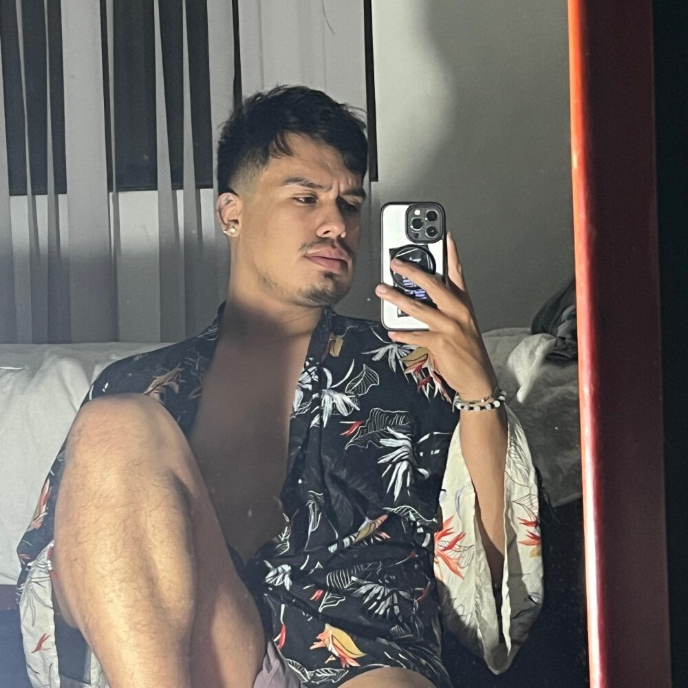 Axel_smith18 Chatroom