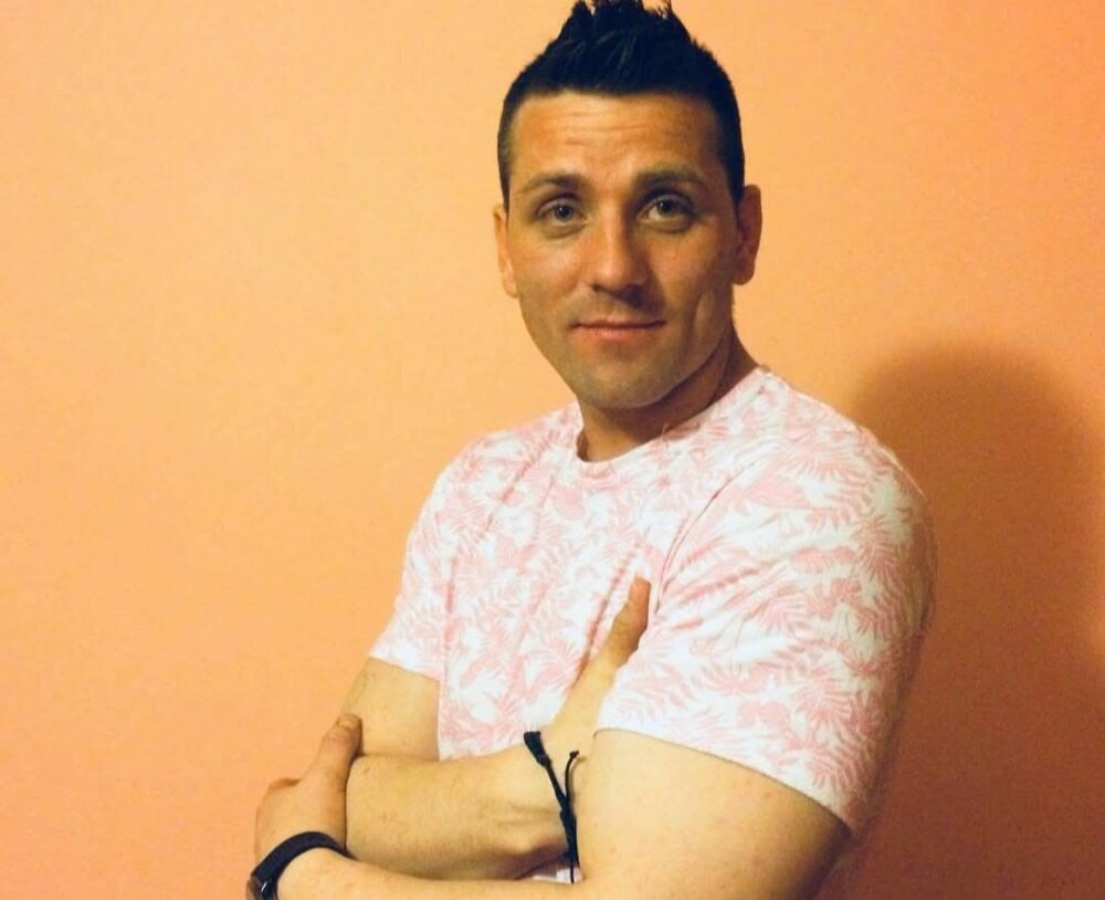 Baiat_Finut1 Chatroom