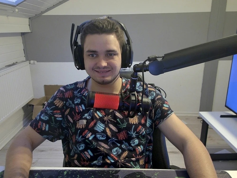 Benjamin12ab Chatroom