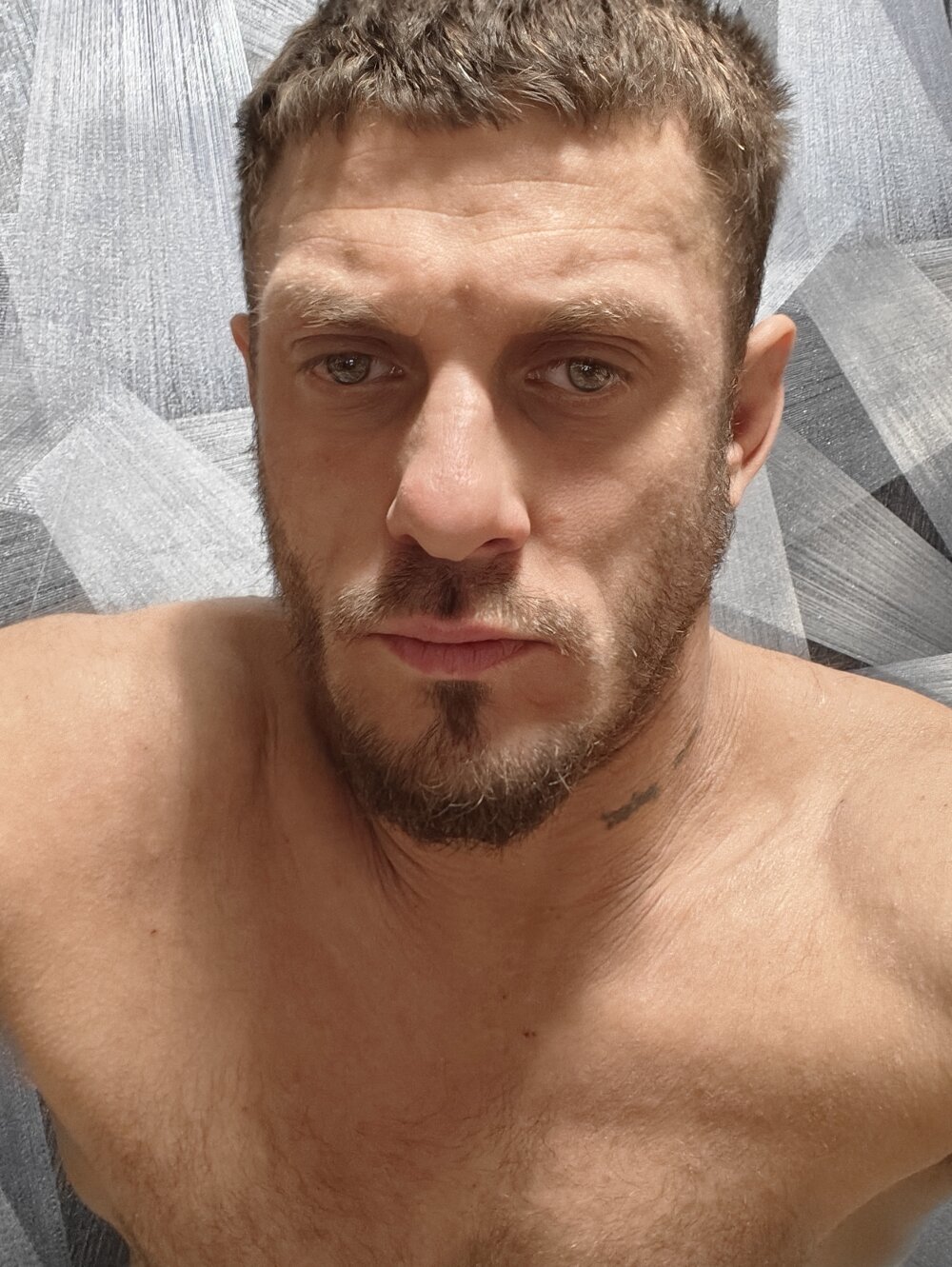 BigCumMan666 Chatroom