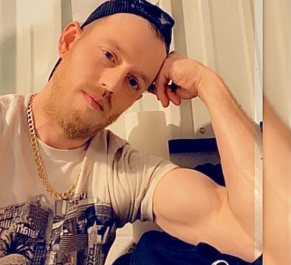 BigDickMike420 Chatroom