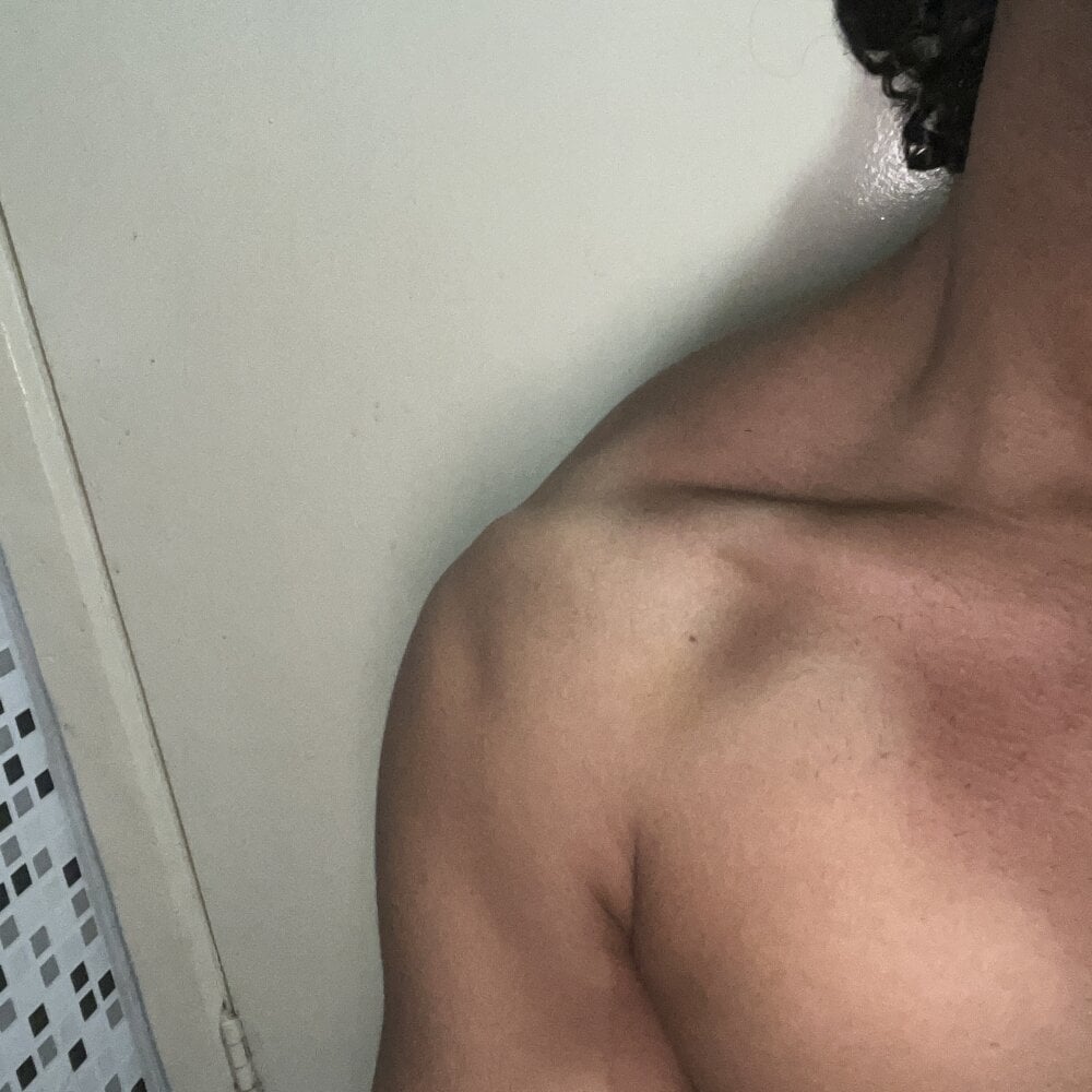 Blackbooy44 Chatroom