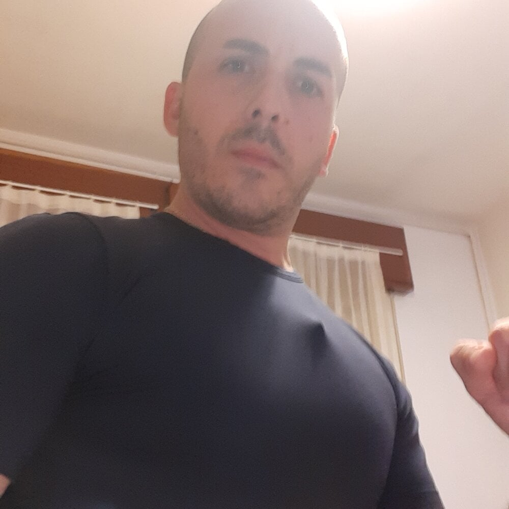Boylodi_1985 Chatroom