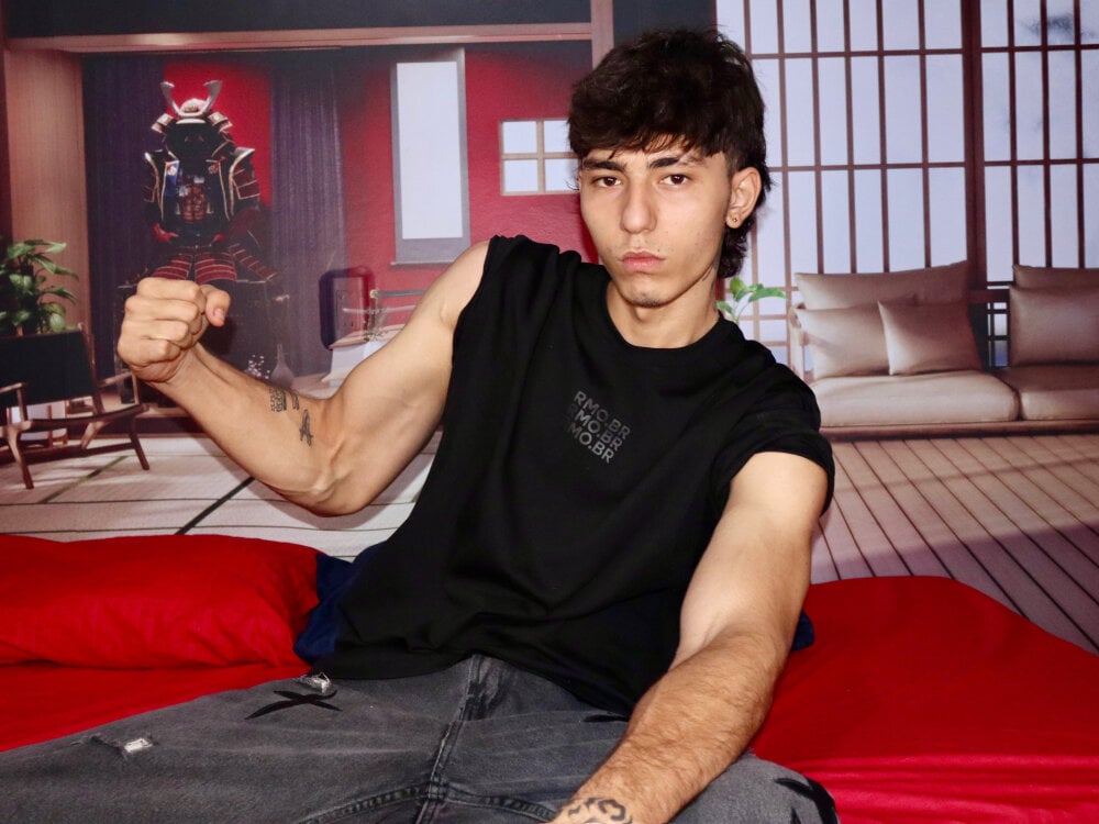 Bryant_Connor Chatroom