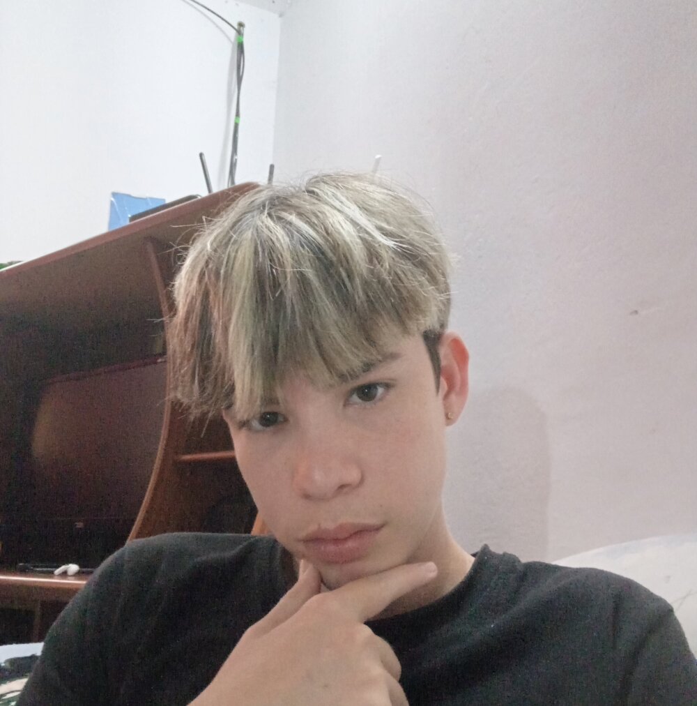 CUB4N1TX_xx Chatroom