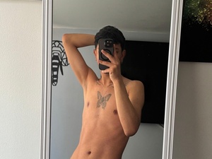 CYRUS_TAY