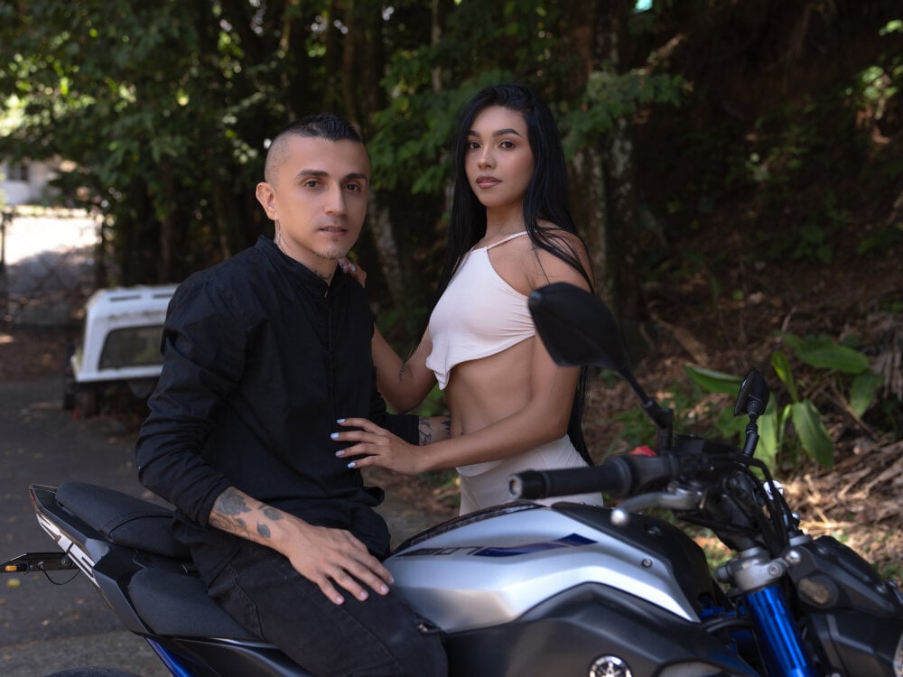 CharlotteAndSimon Chatroom