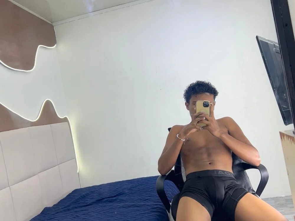 Chris_Hott Chatroom