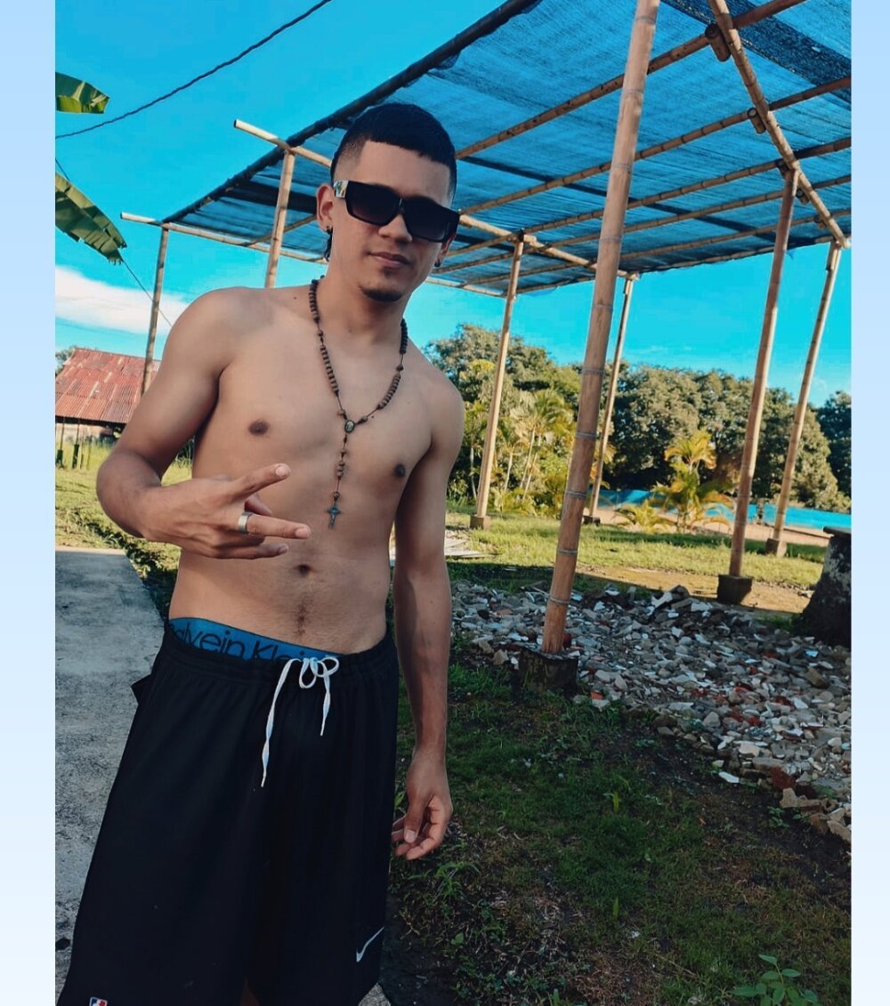 Chris____Col Chatroom