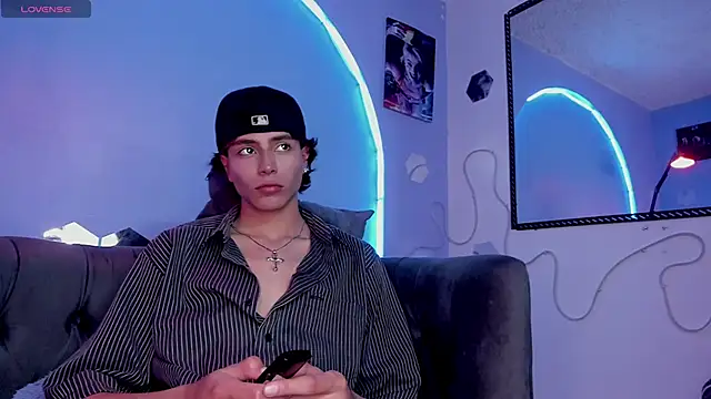 Christopher_77 Chatroom