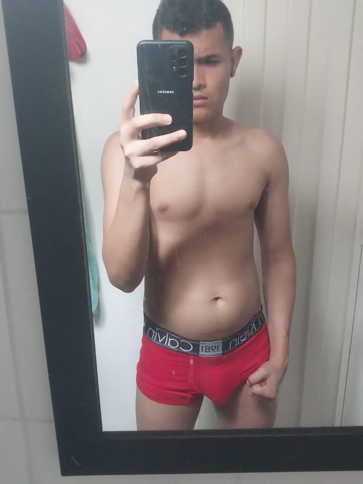 CurvedDick_Boy Chatroom