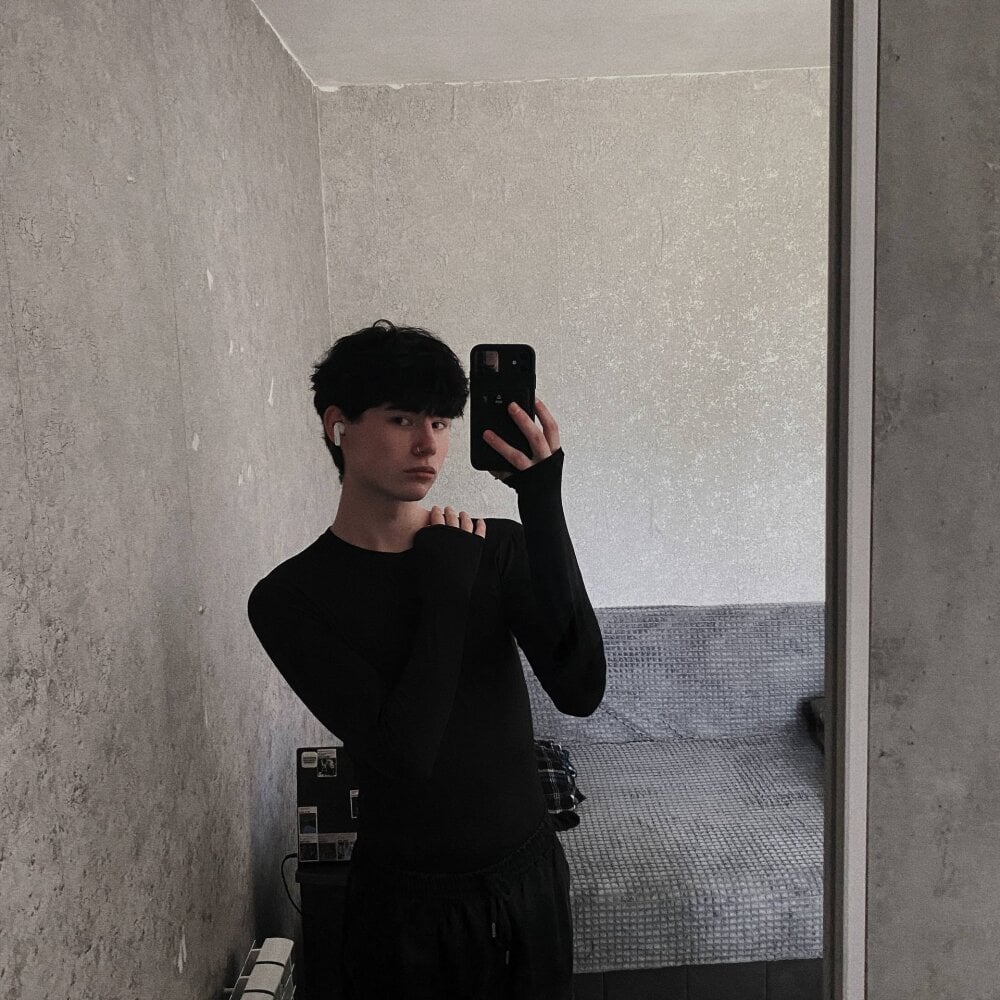 Cute_Mike Chatroom