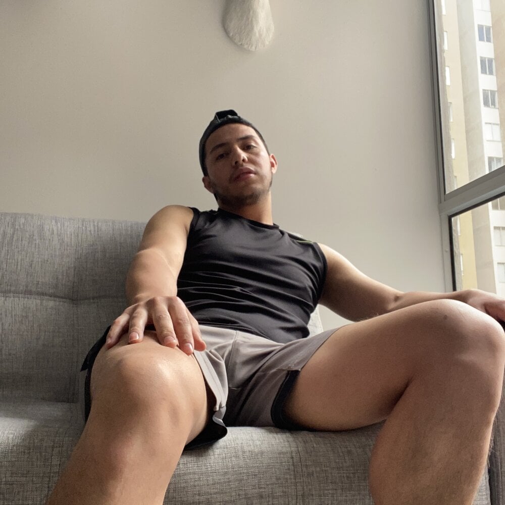 Damian_ferrer01 Chatroom