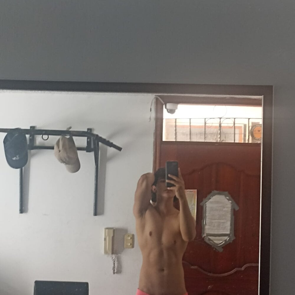 Dani_cumboy Chatroom