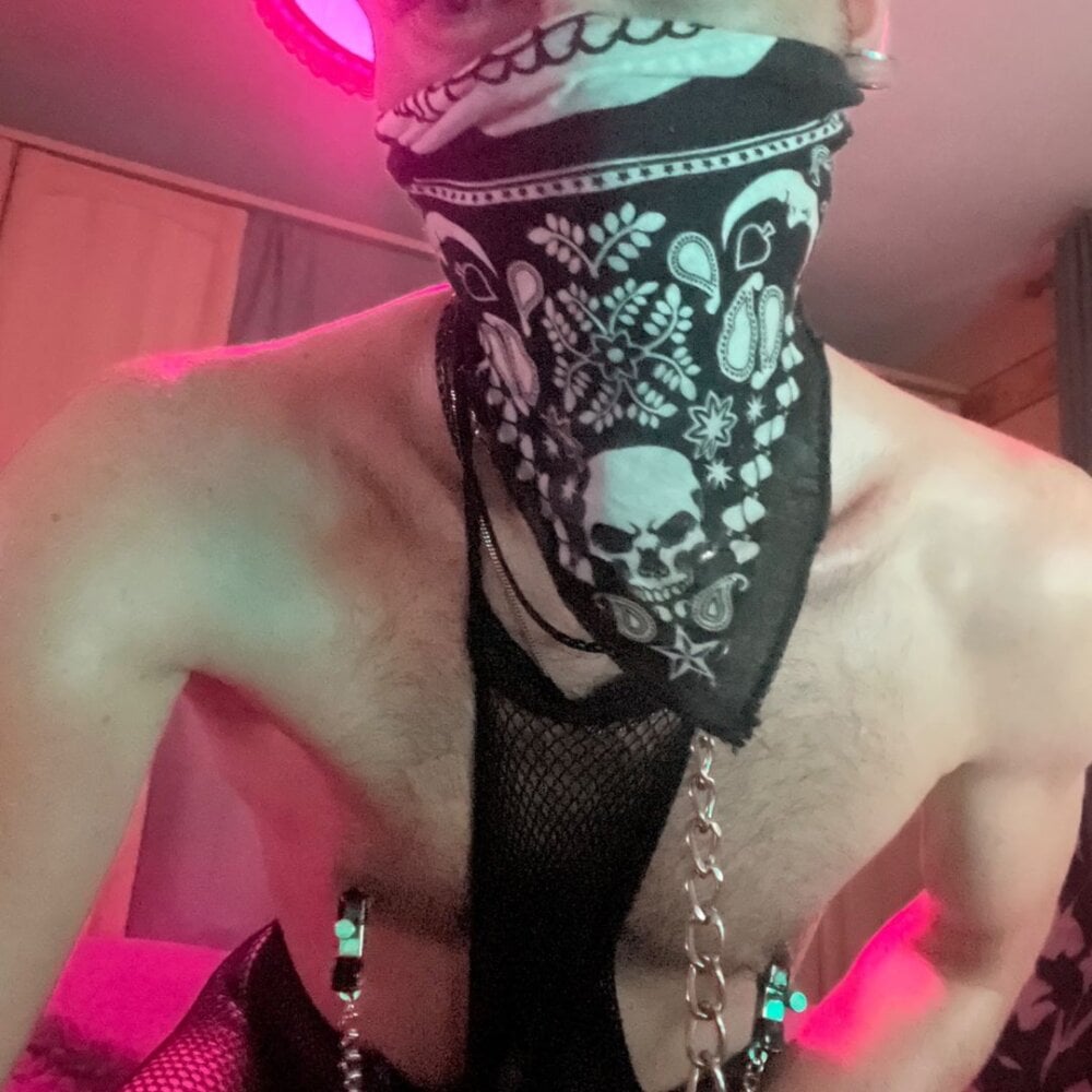 Danny_Guy Chatroom