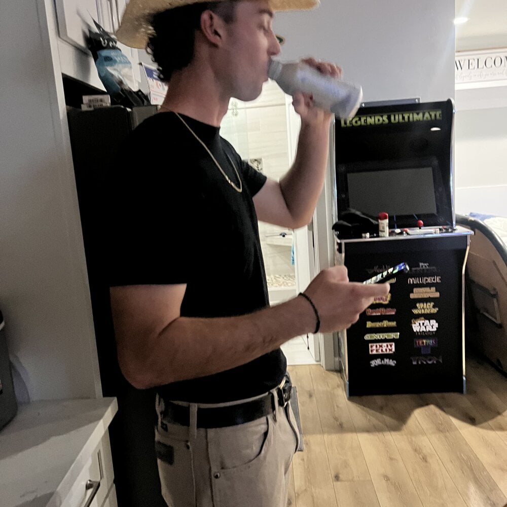 Dantheeman698 Chatroom