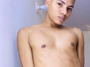 Dimitri_hot021