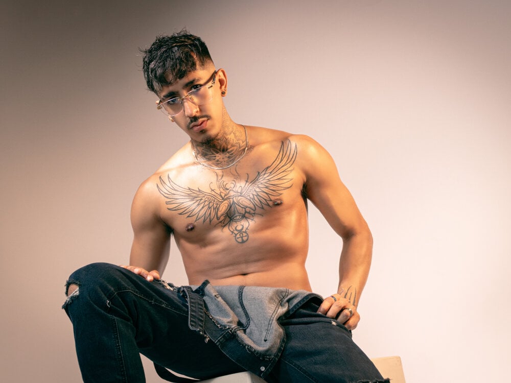 Donovan_Desmond Chatroom