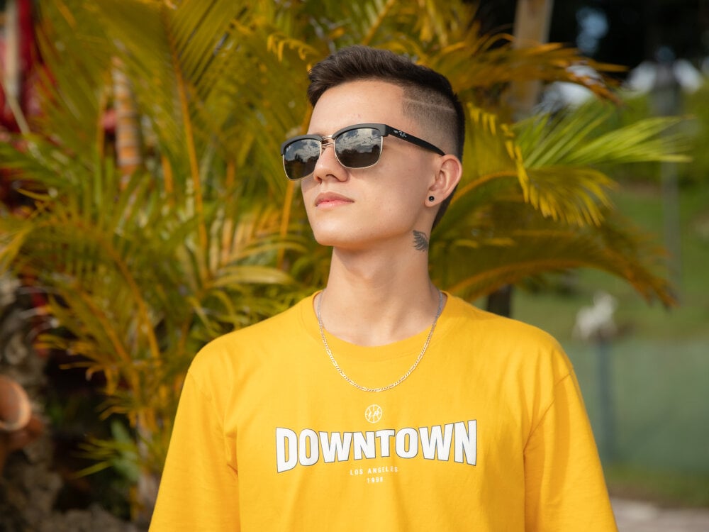 DustinLevine Chatroom