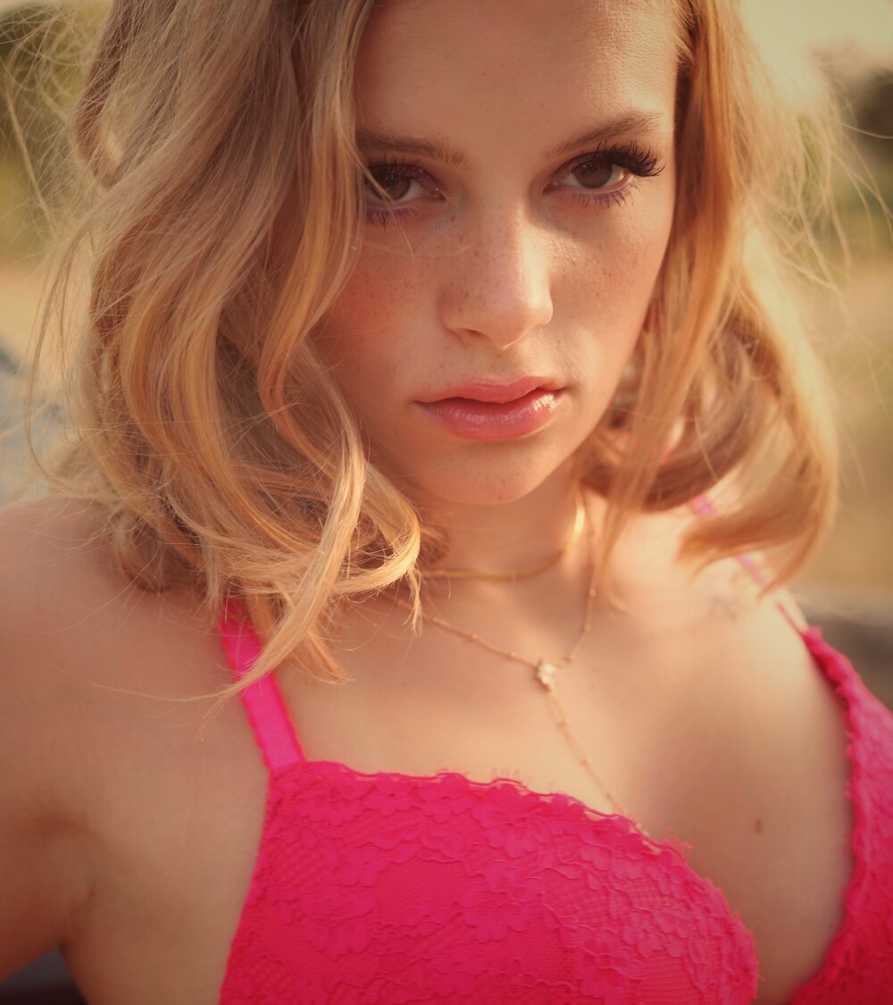 Ellakalinin00 Chatroom