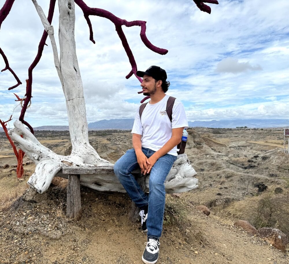 EnzoDarkwood Chatroom