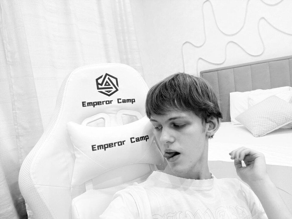 Fakeangel87 Chatroom