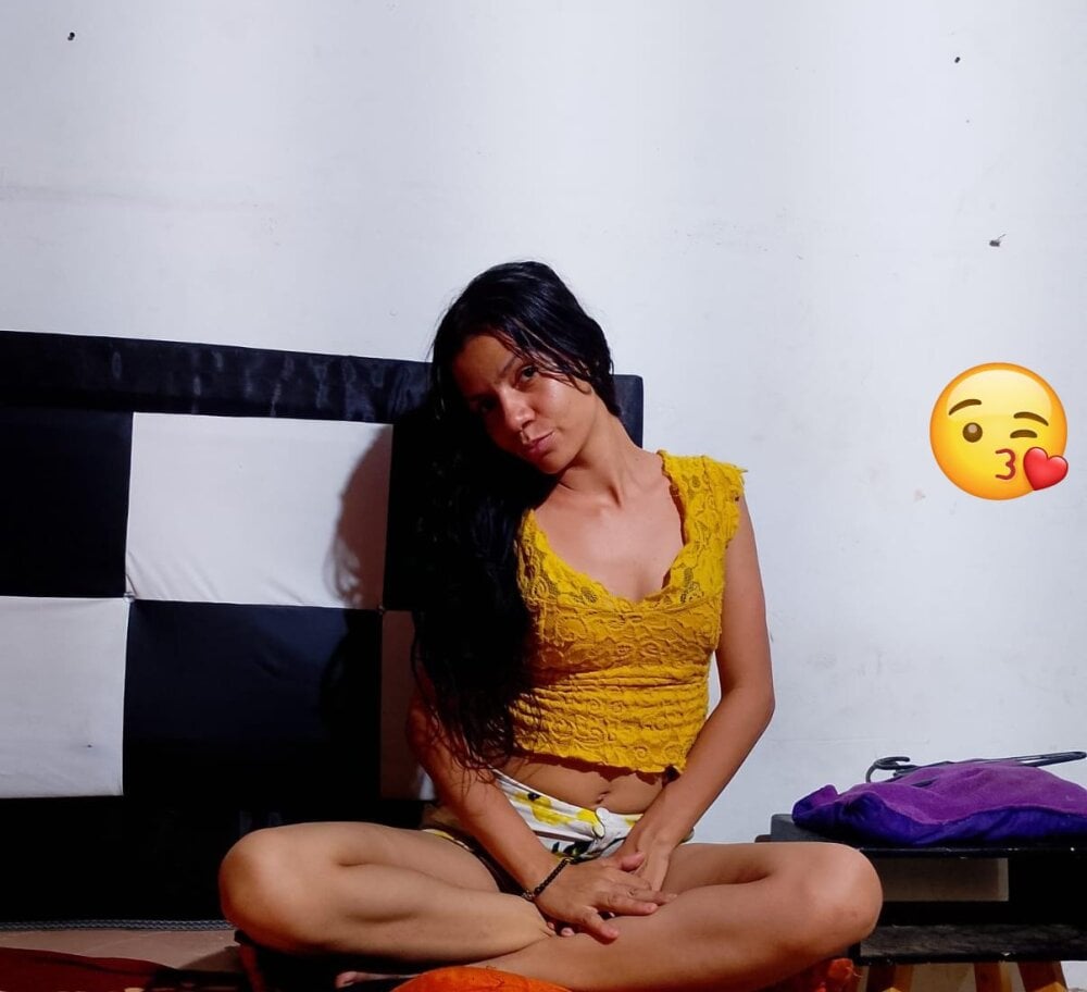 Frida_Nohall Chatroom