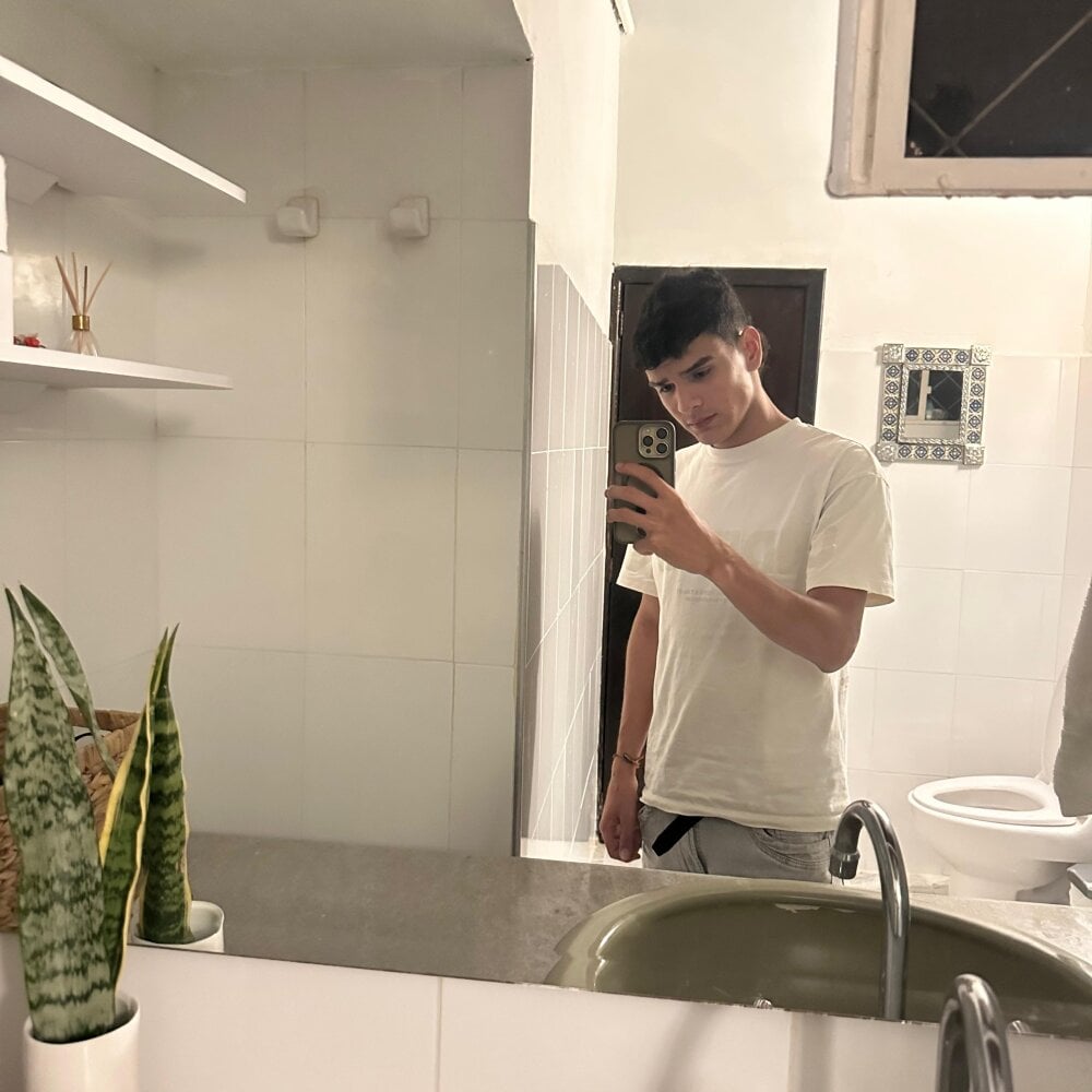 GlezzXNasty Chatroom