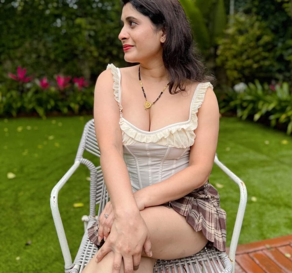 HORNY-COUPLEE Chatroom