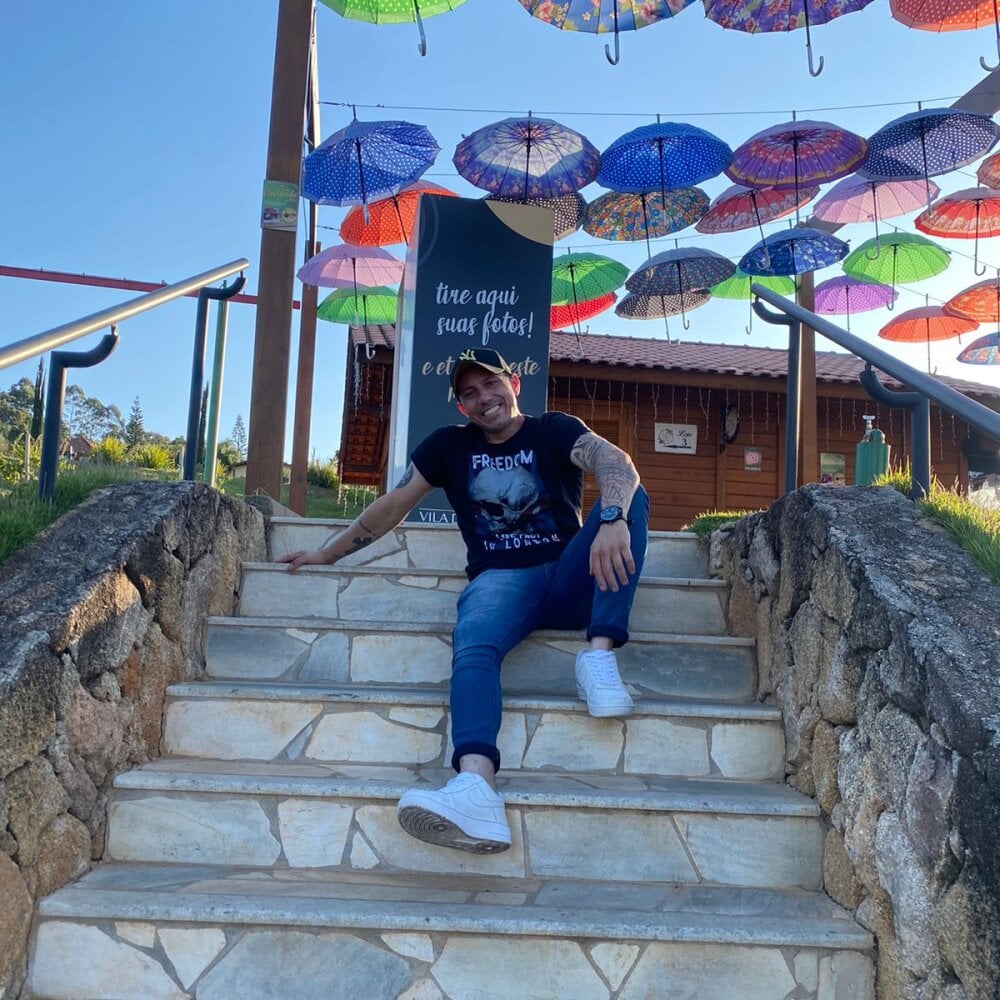 Hooters1920 Chatroom