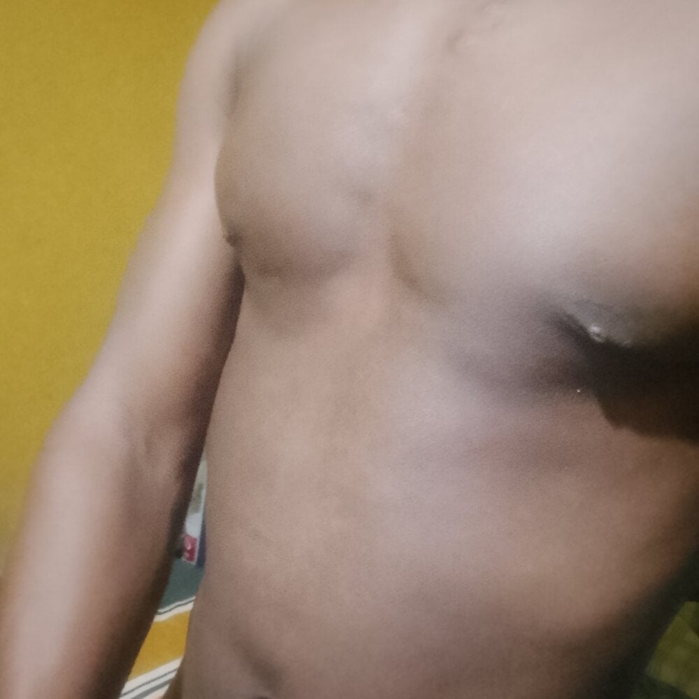 HornyAss_Bitch Chatroom