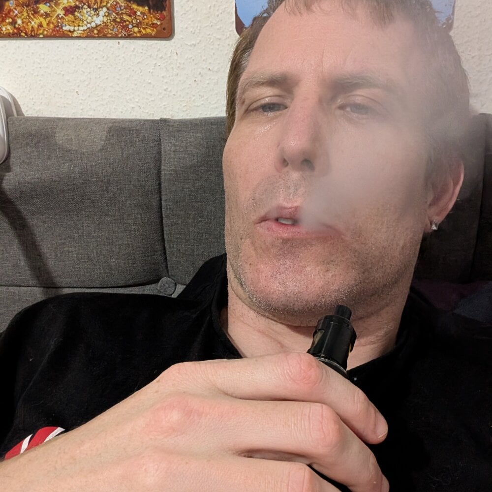 Horny_Sexy_Bi_male Chatroom