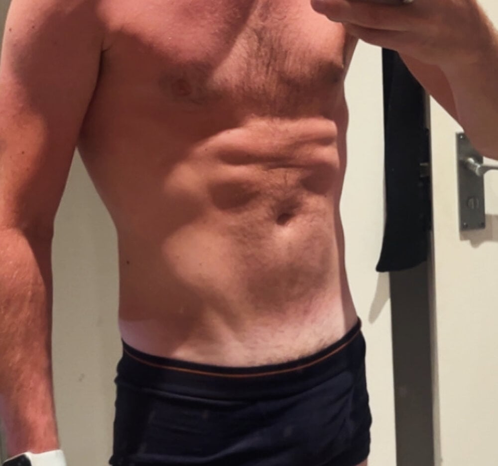 HotCountryGuy90 Chatroom