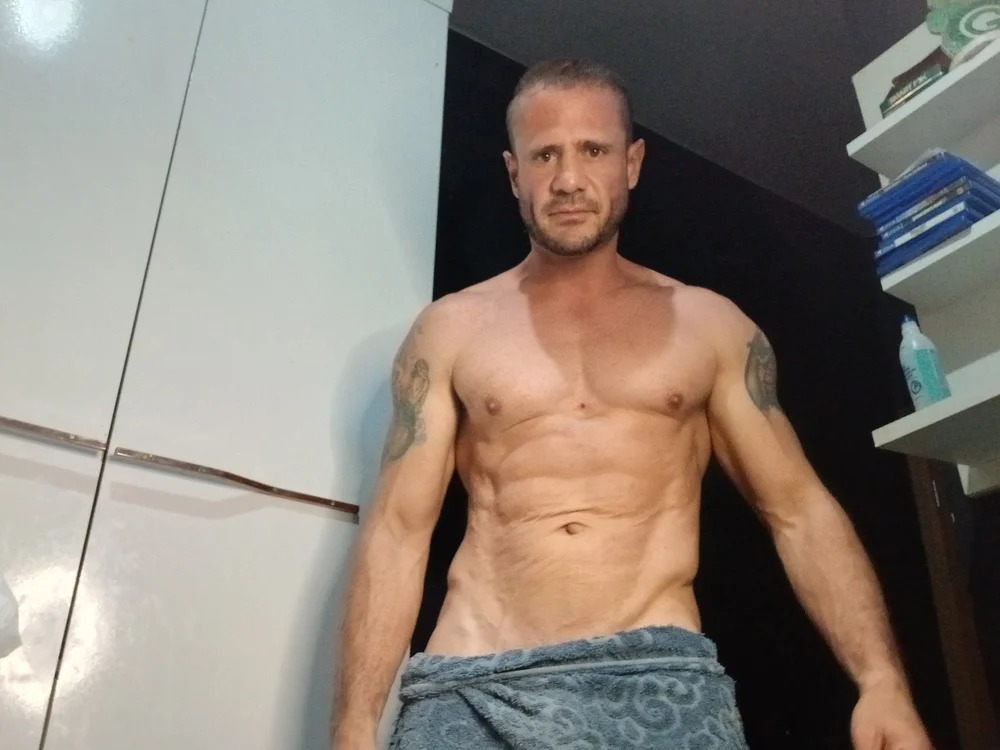 HotDaddy41 Chatroom