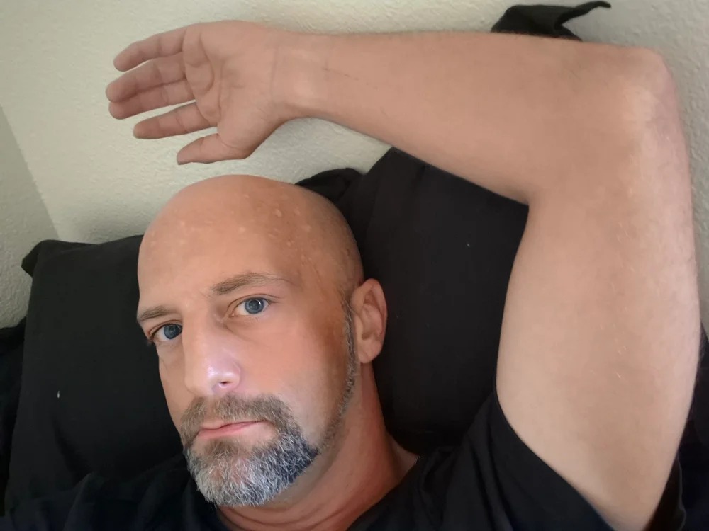 Hot_Stud_360 Chatroom