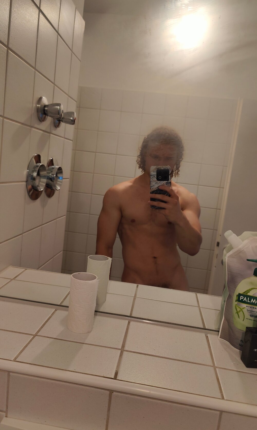 Hrny_Dude123 Chatroom