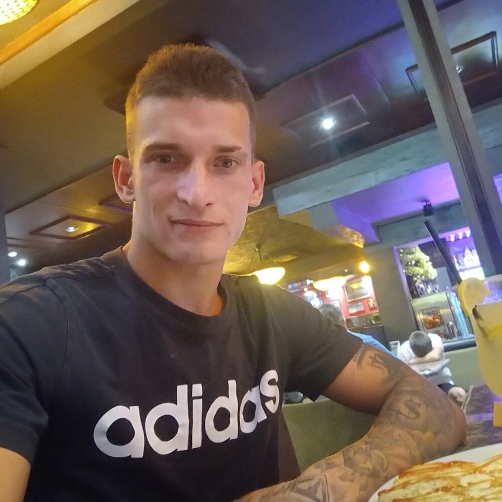 HugeDickFuck Chatroom